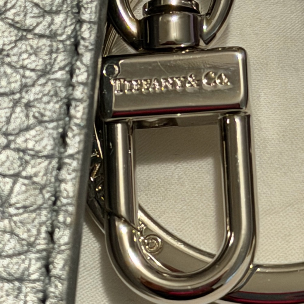 NWT New Tiffany & Co. Return to Tiffany Metallic Silver Key Holder Pouch - Picture 4 of 4